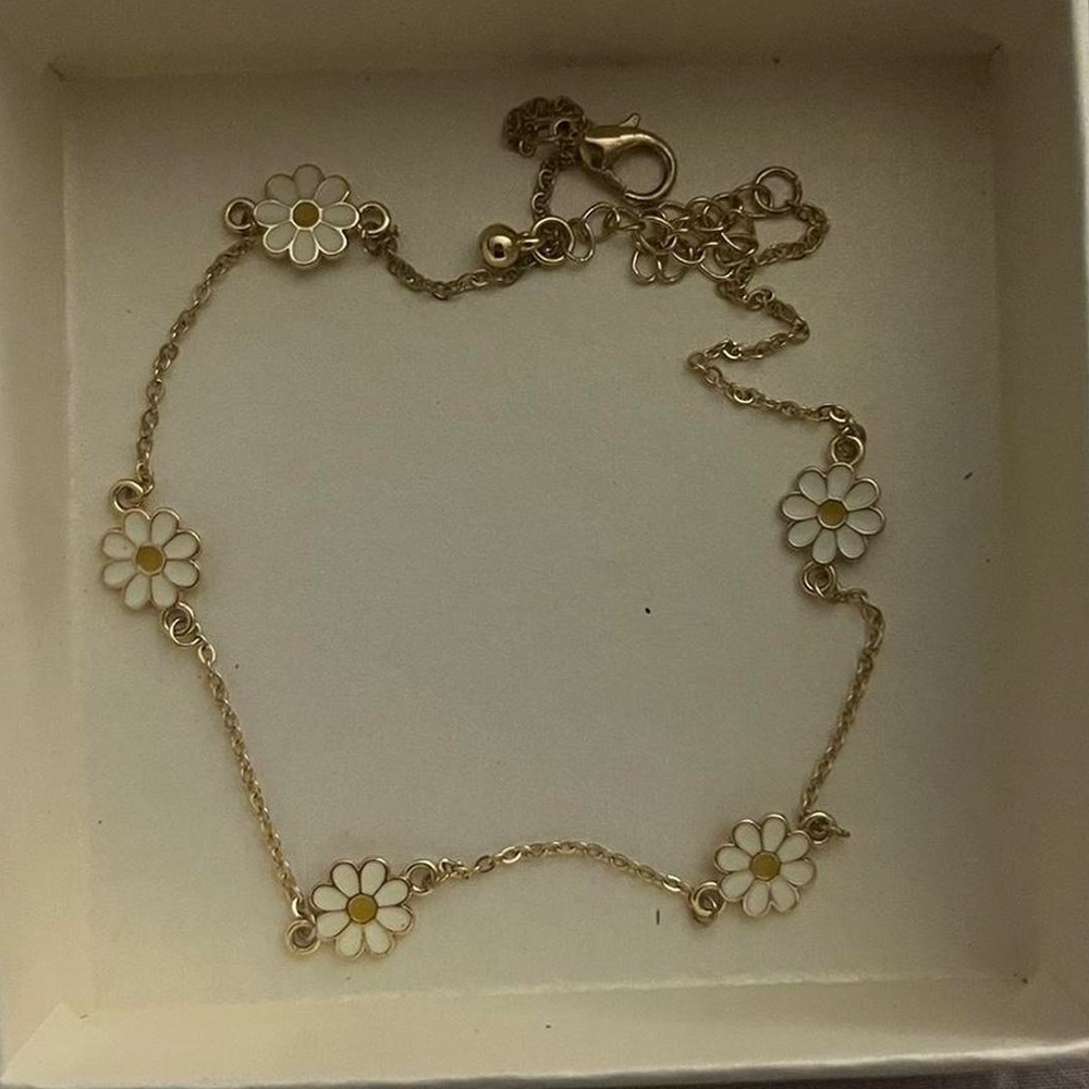 Daisy Chain Necklace